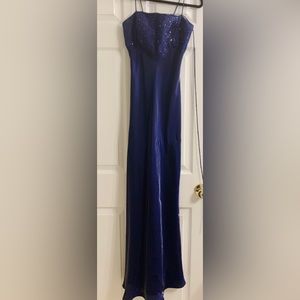 BETSY & ADAM SY了ASLENE